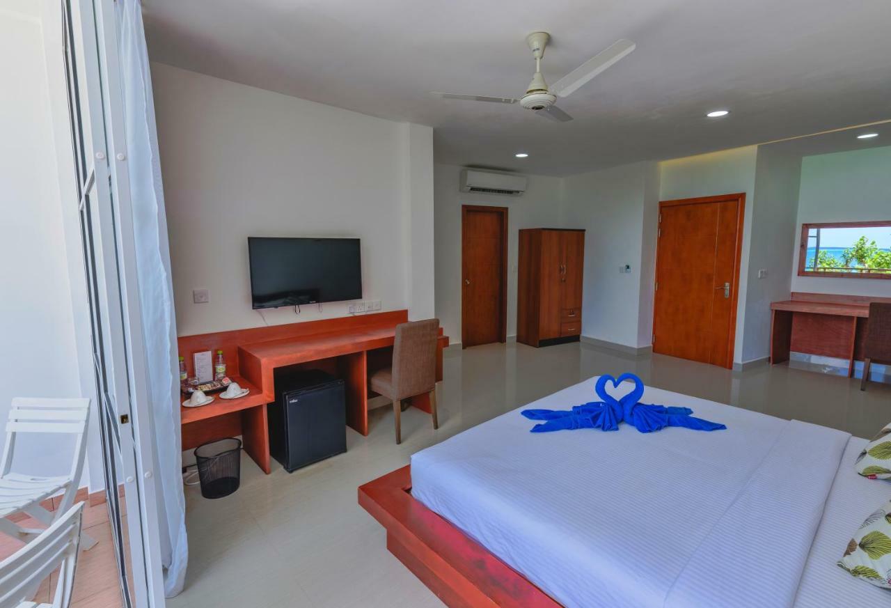Athiri Beach Maldives Dhigurah  Exterior foto